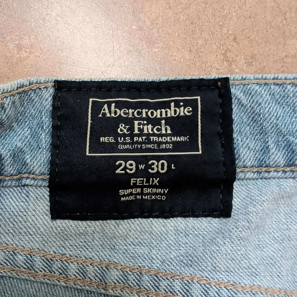 Abercrombie &‎ Fitch Felix Jeans Womens 29x30 Light Blue Distressed